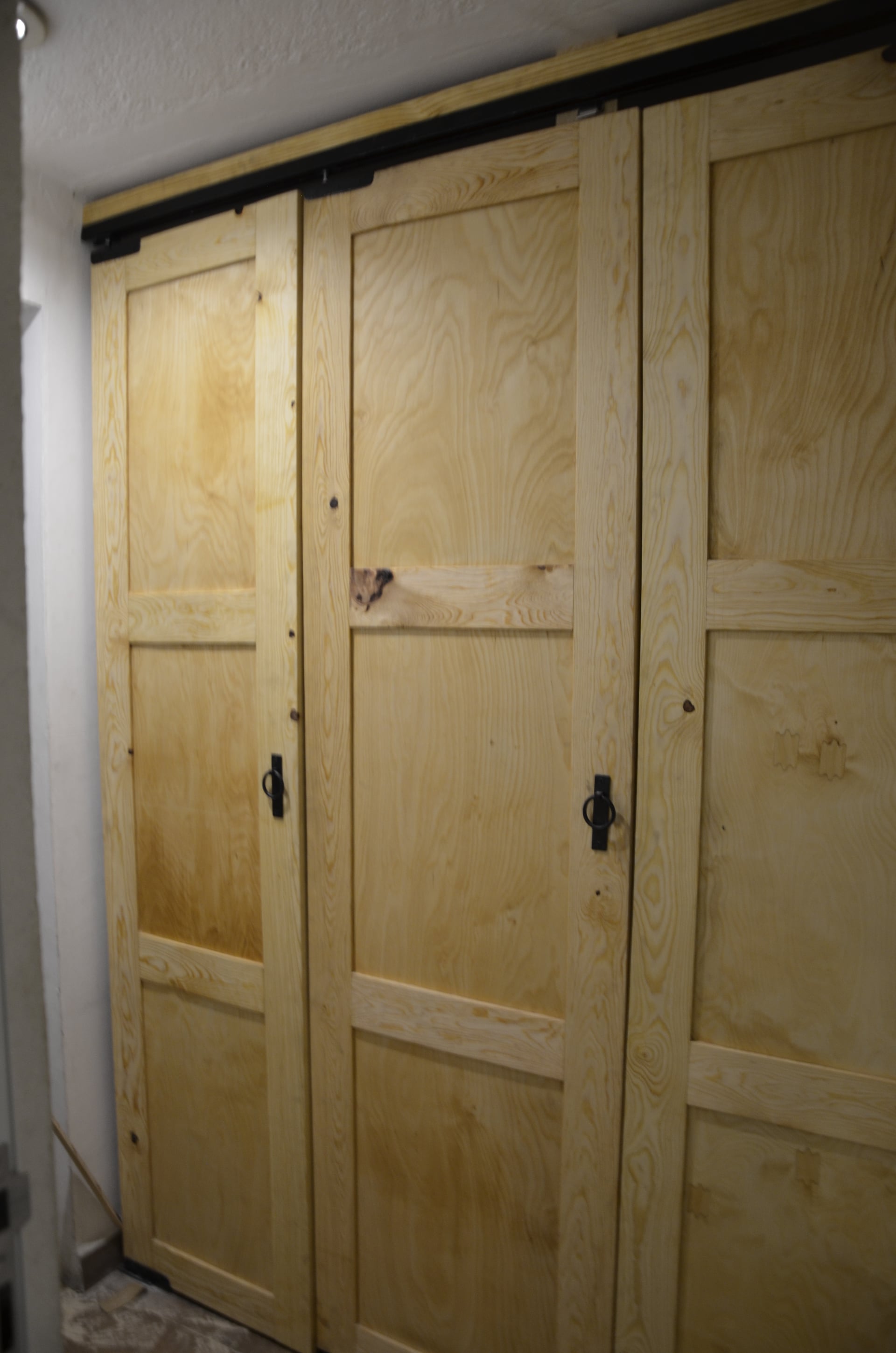 Closet de Pino Sólido Rústico Corredizo Plegable — image 1